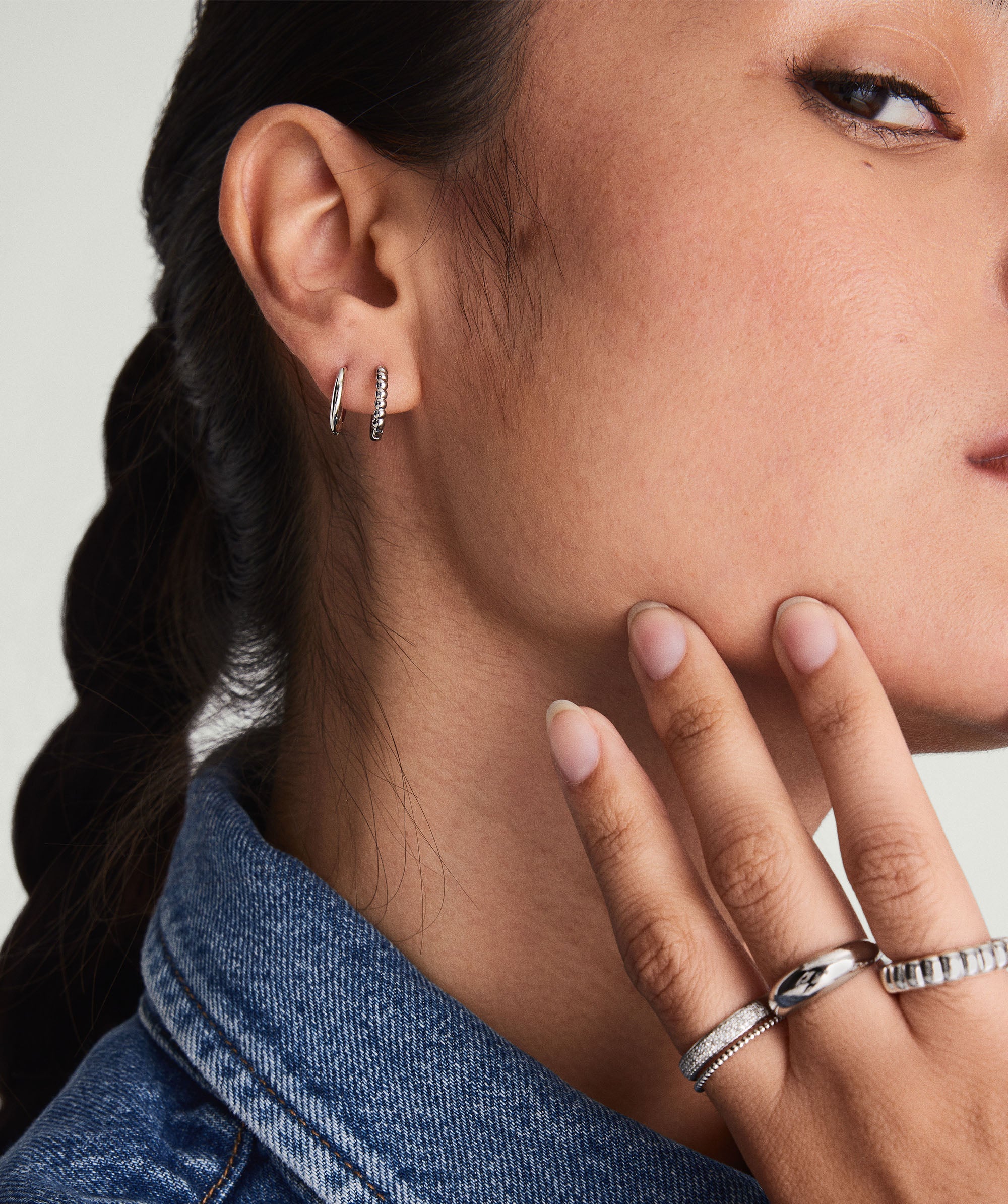 1-BeadedHuggieHoops-WG-Stack_013_95ab7490-9db7-4288-9ac7-717e5da03bba