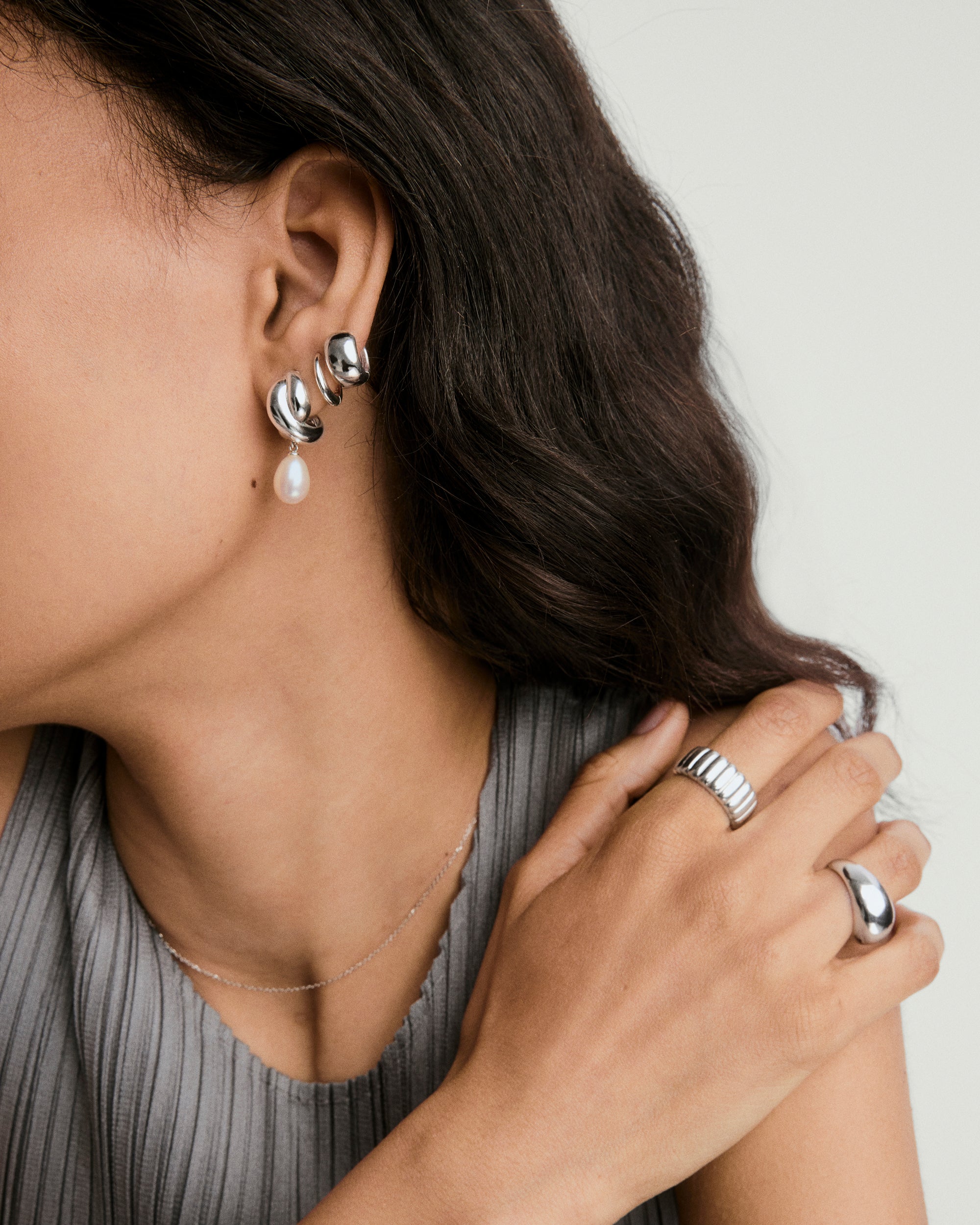 1-CoolGirlOccasionJewlery_BriochePearlDrop_SS_Stack_008