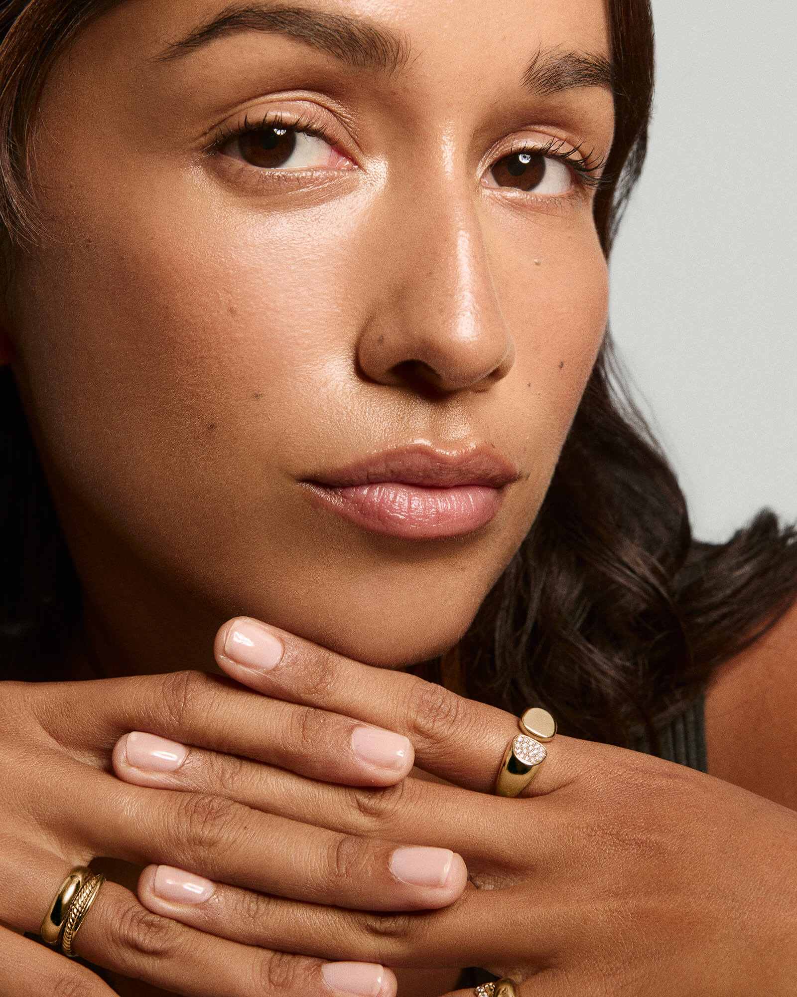 1-DifferentiatedLGS_OpenSignetRingPaveDiamond_YG_OnFigStacked_140