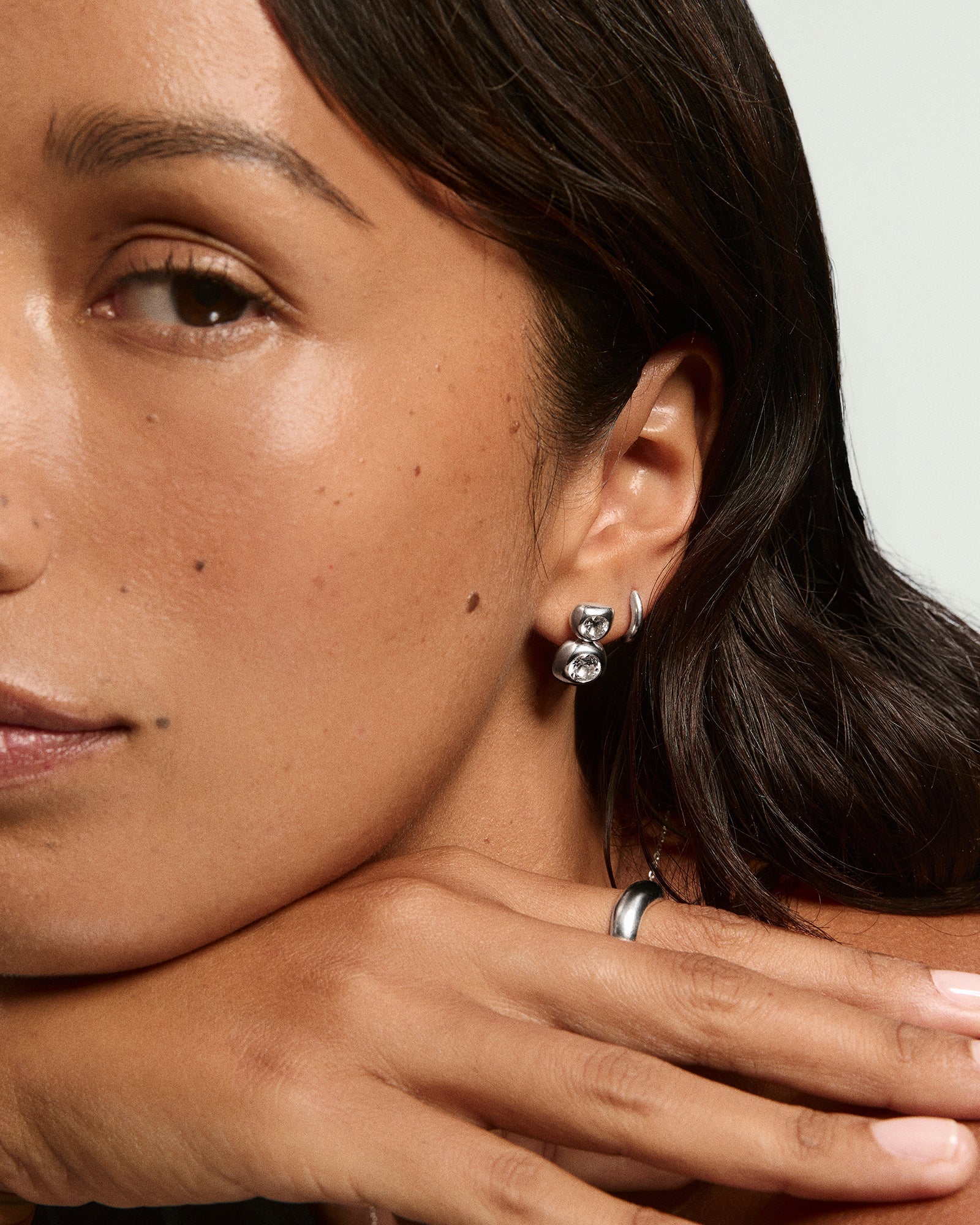 1-DifferentiatedLGS_OversizedLGSDropStudSilver_SS_OnFigStacked_071