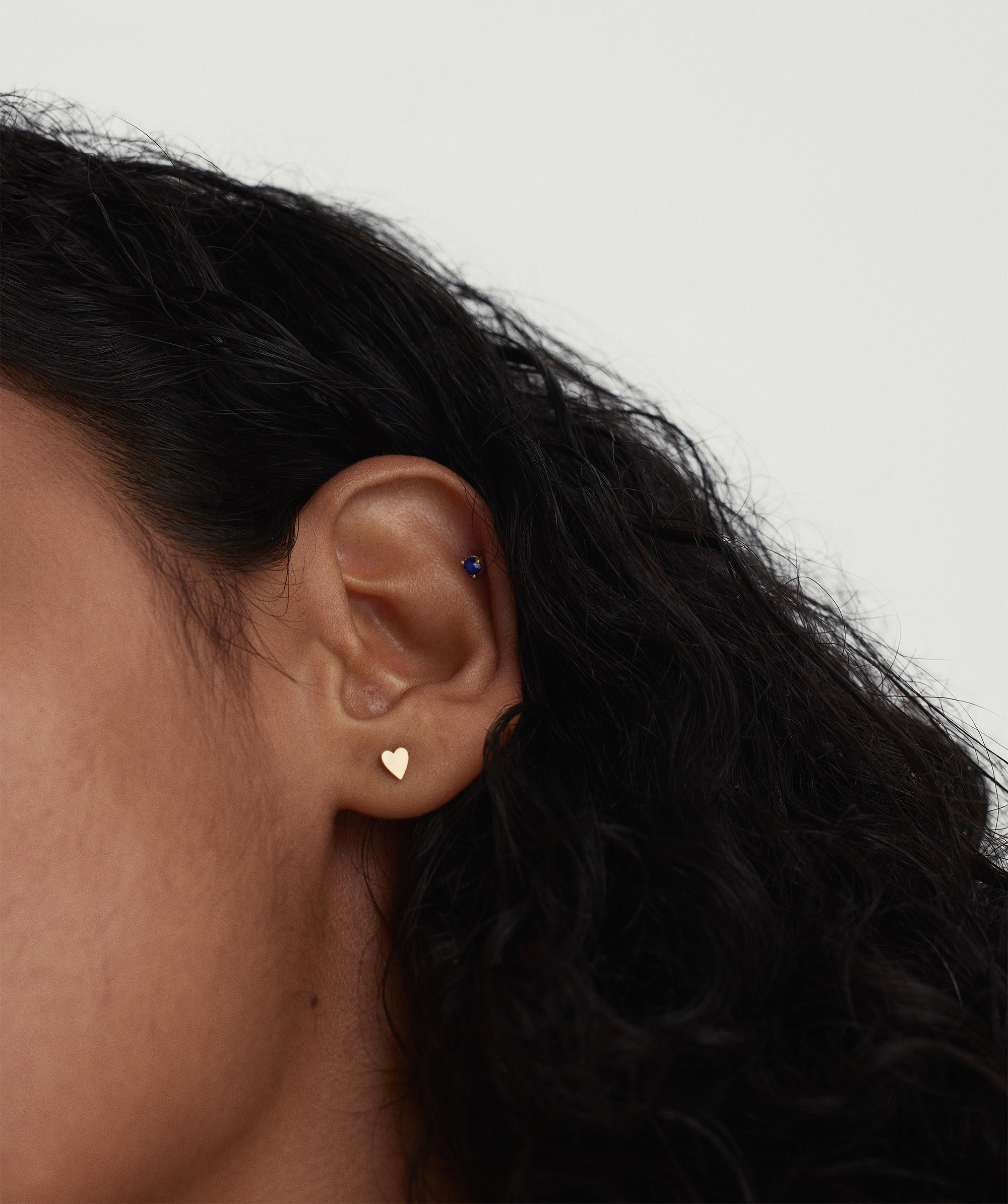 1-EARPARTY2.0-SolidGoldMiniHeartStud-14K-Stack_014