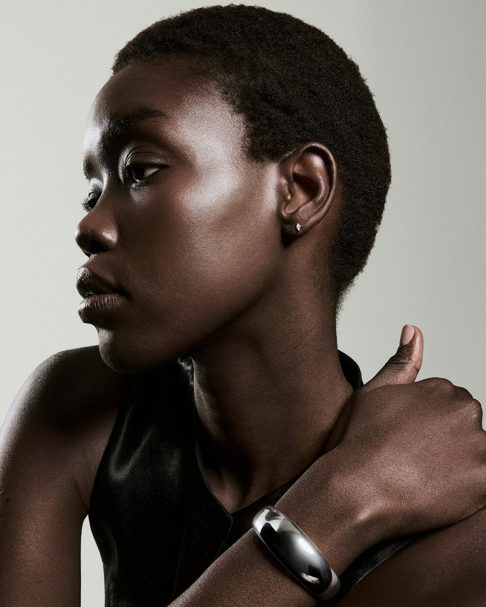 1-EarStylingStudRefresh_PiercingStudio_TinyMarquiseDiamond_WG_OnFigSolo_028