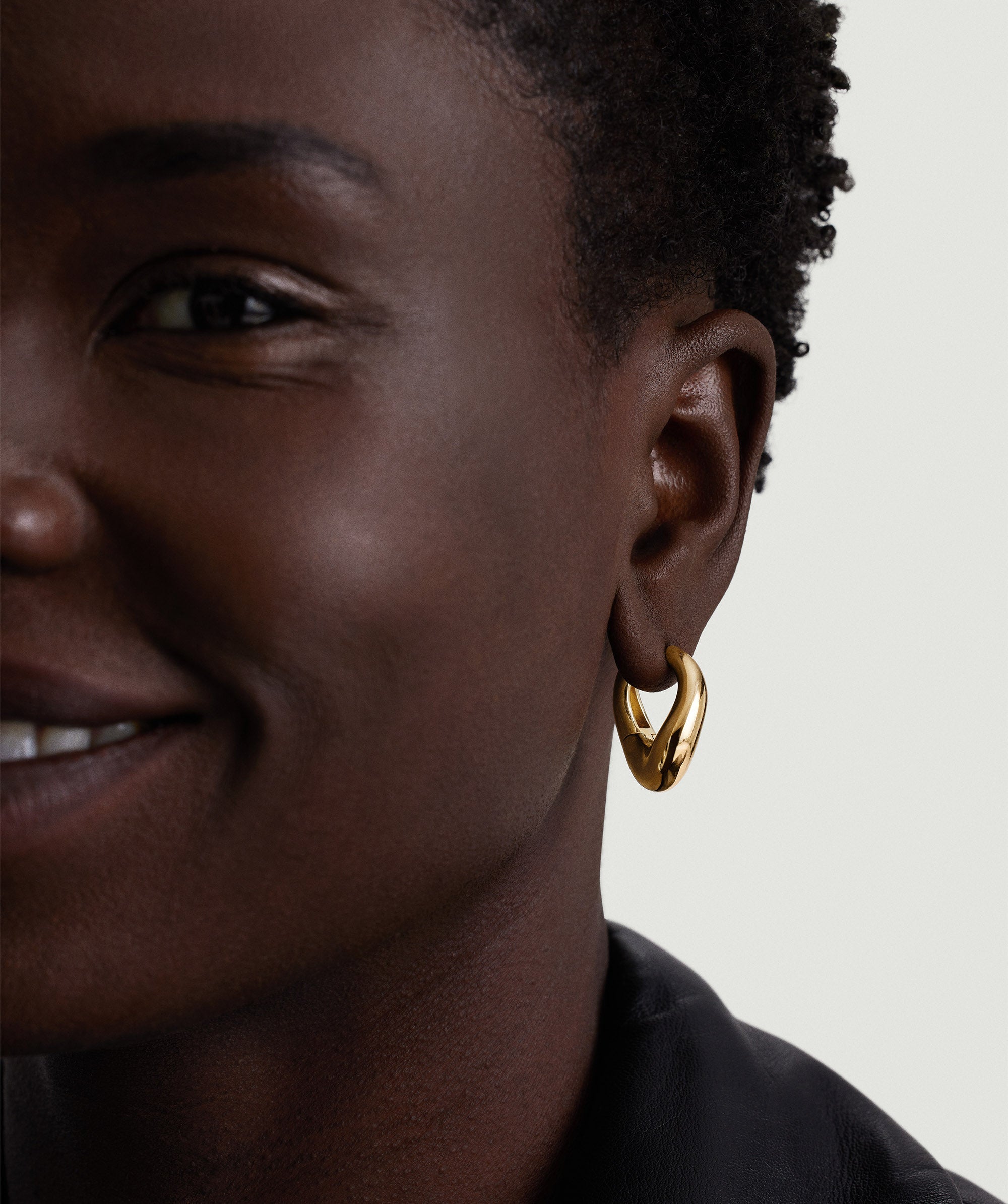 1-FIGUREII-FigureLargeChubbyHoops25mm-YG-Stack__046