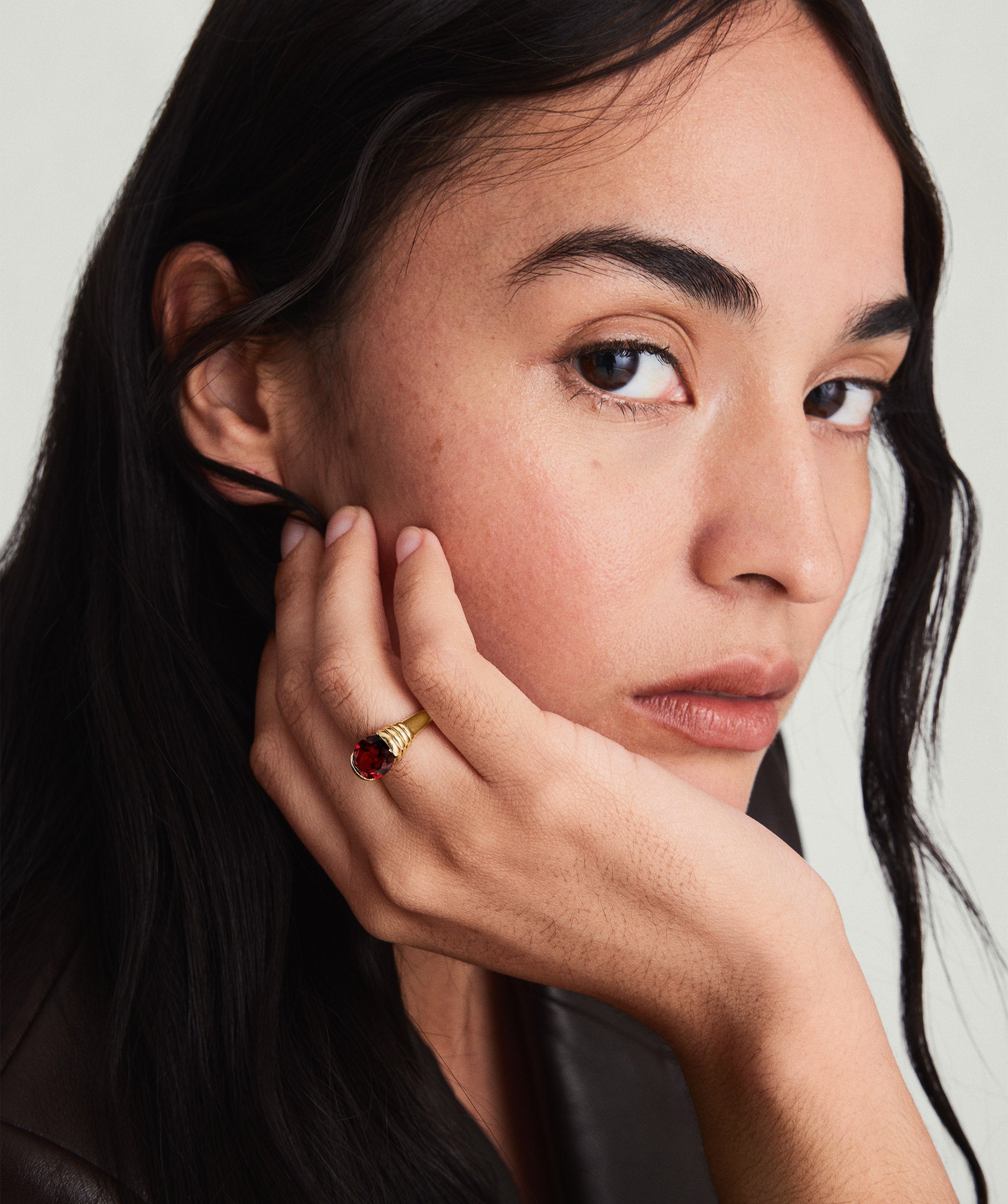 1-HeirloomRingGarnet-14K-Solo_016