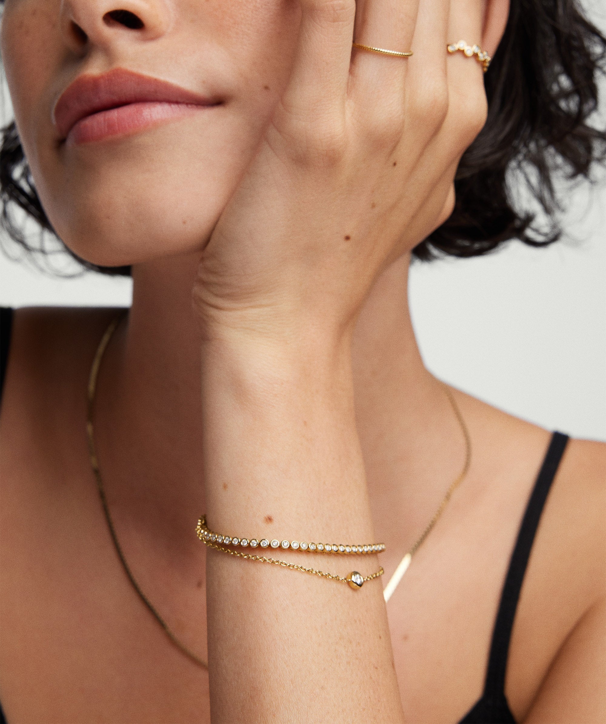 1-LABGROWNDIAMONDSBEZEL-LargeSoloDiamondBracelet-14K-Stack_018