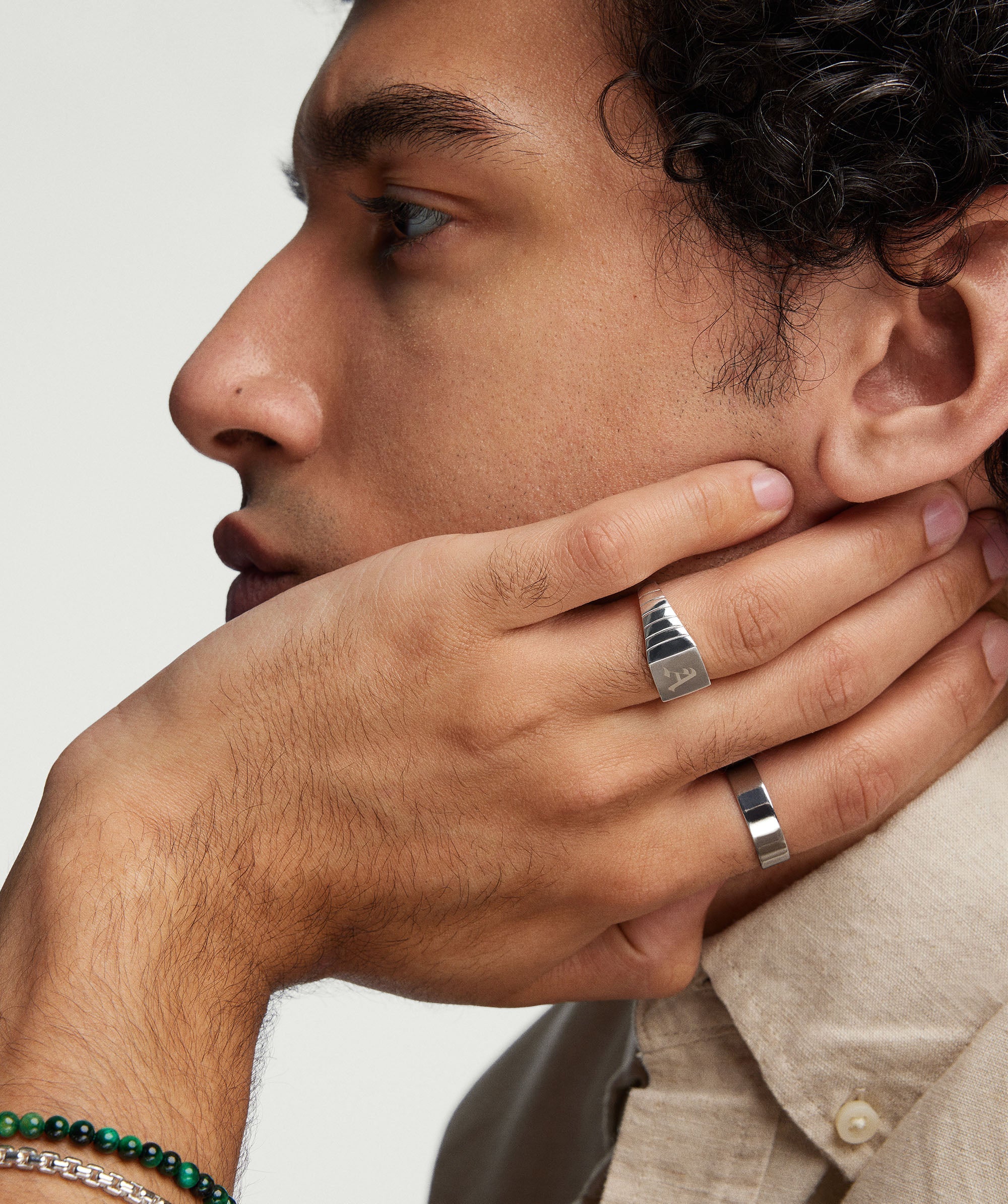 1-MENSCUFFSCORDSANDSIGNETS-BoldSquareSignetRingSilver-SS-Stack1_102