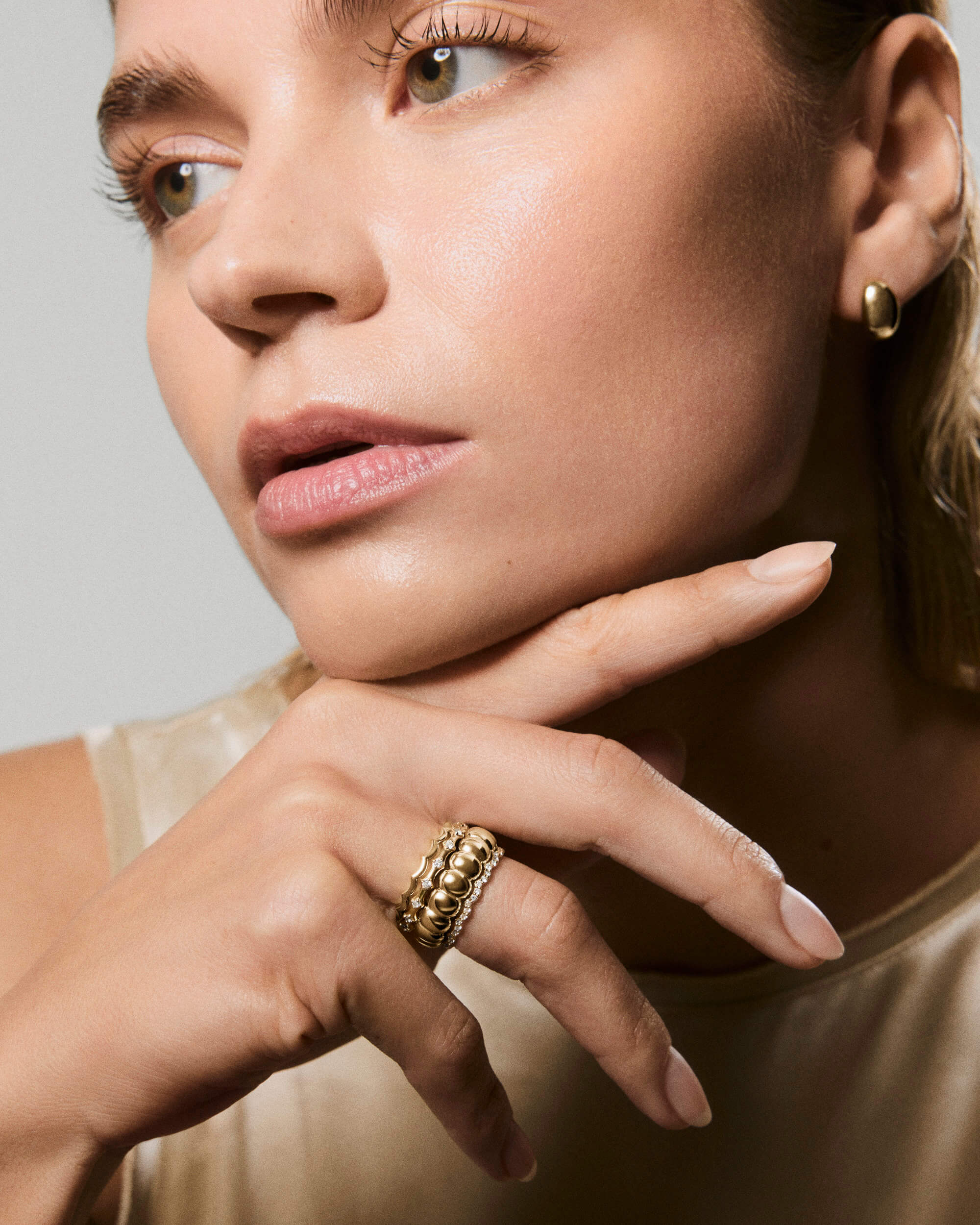 1-NewRingStackCharlotte_CharlotteStackerLGSProngRing_V_OnFigStacked_011