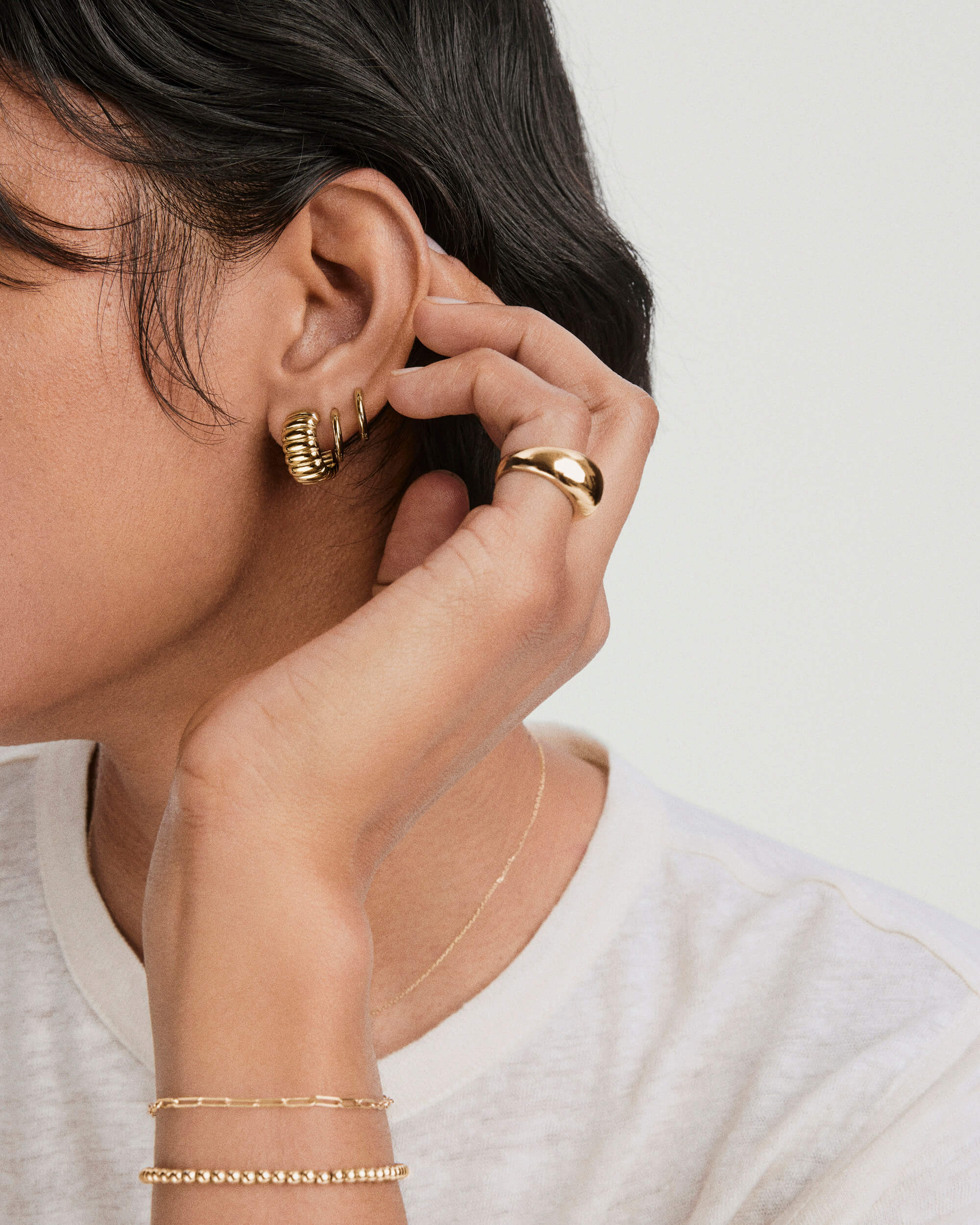 1-Reshoot_CharlotteBoldHoops_V_OnFig_005