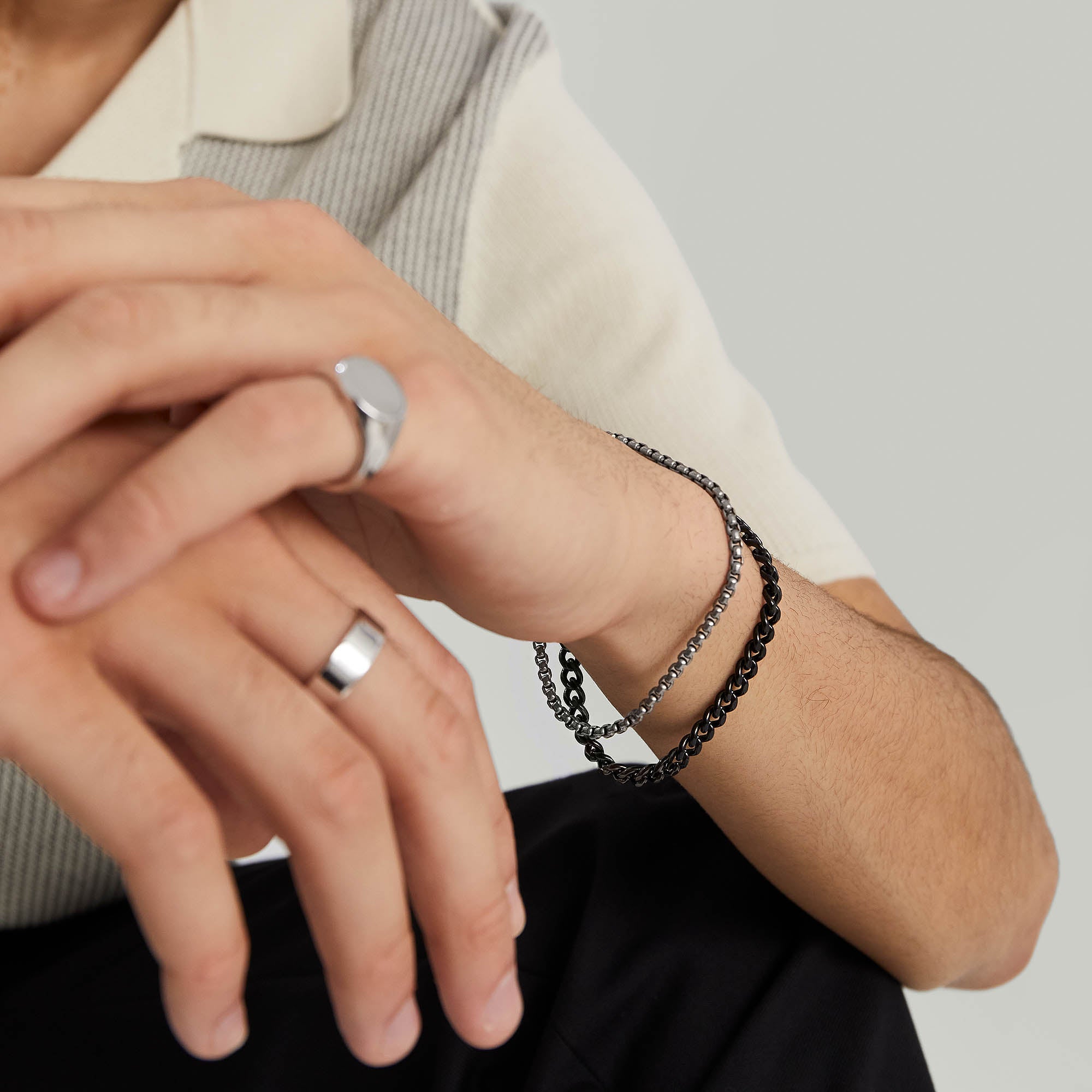 1_RoundBoxChainBracelet_T_Stacked_033_79117f9e-0def-4463-b127-7502b3eea0f3