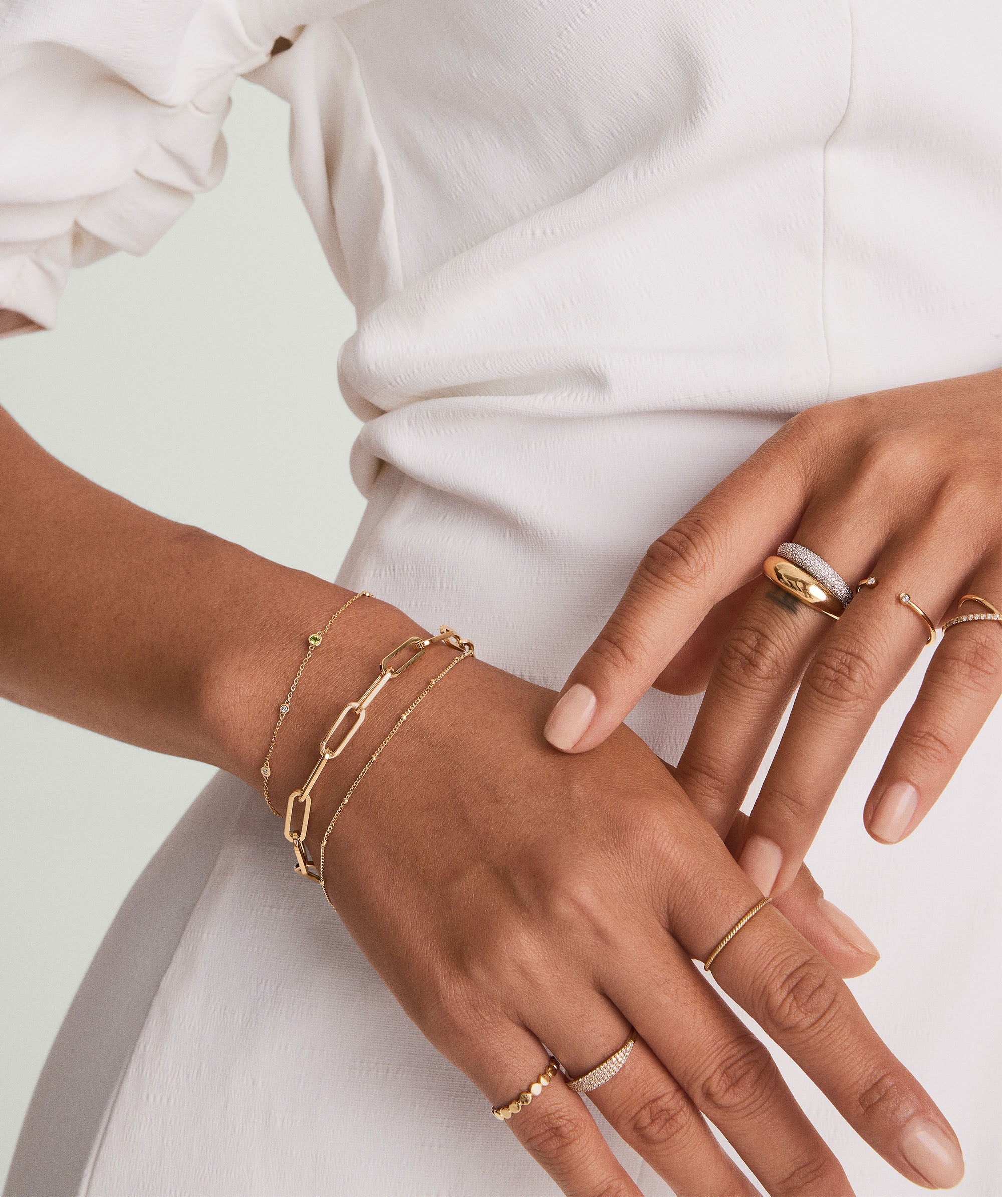 2-BIRTHSTONEBRACELETS_BirthstoneBraceletAugustPeridot_14k_Stack2_010_75915812-956a-4dda-a283-191e3e1e1e90-1