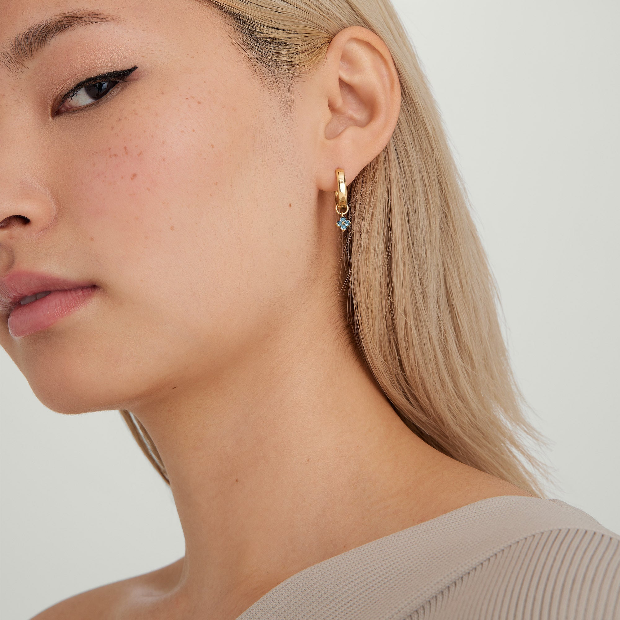 2-HoopsHoopCharms_LBTClusterHoopCharm_14k_Solo_003