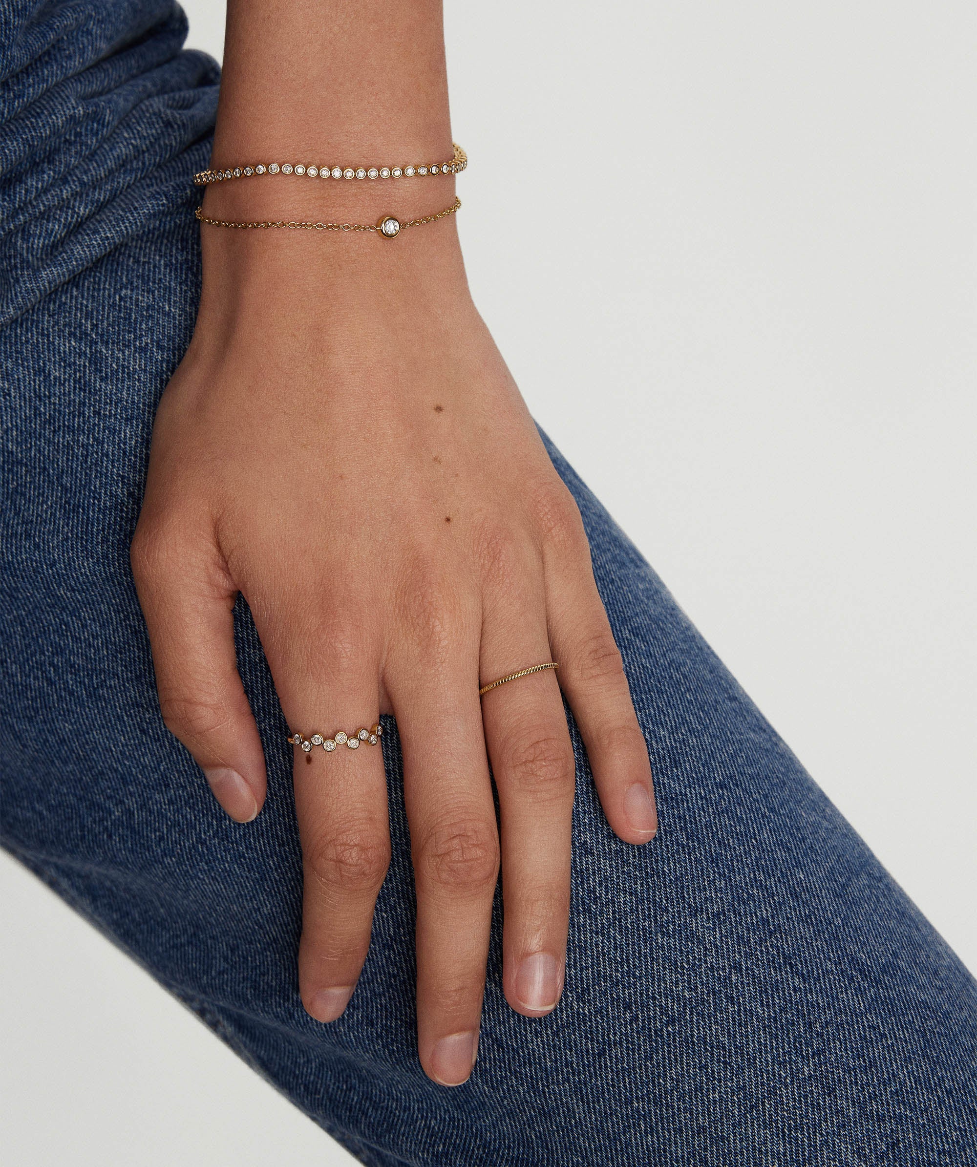 2-LABGROWNDIAMONDSBEZEL-LargeSoloDiamondBracelet-14K-Stack_068