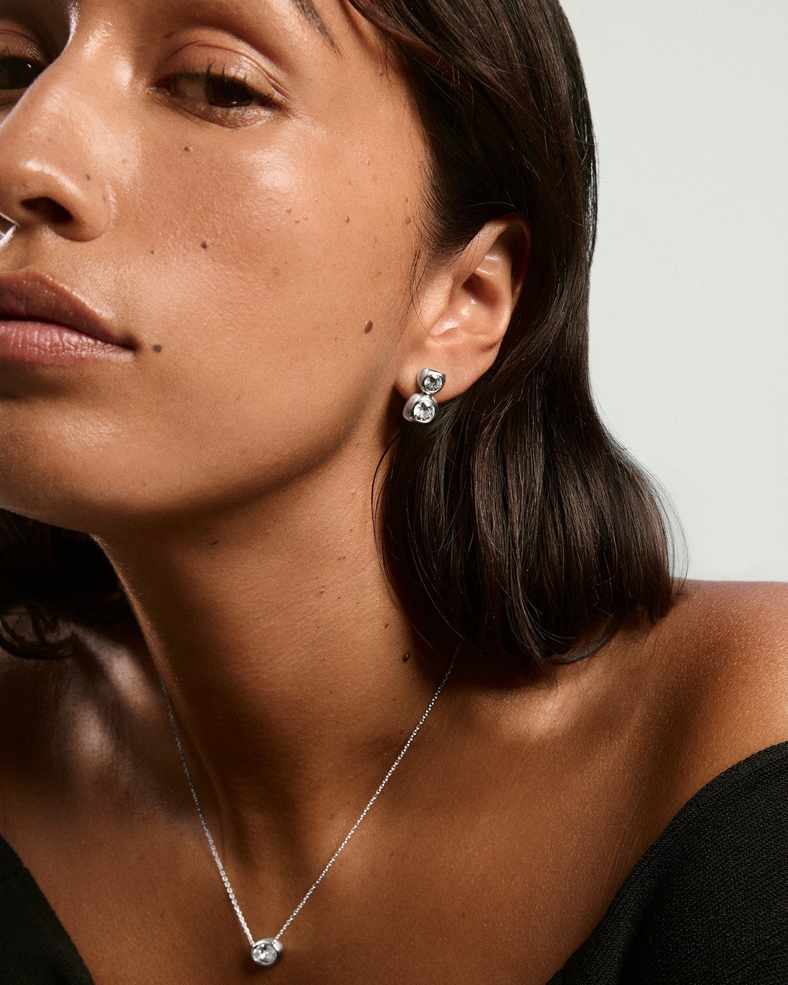 3-DifferentiatedLGS_OversizedLGSDropStudSilver_SS_OnFigSolo_047