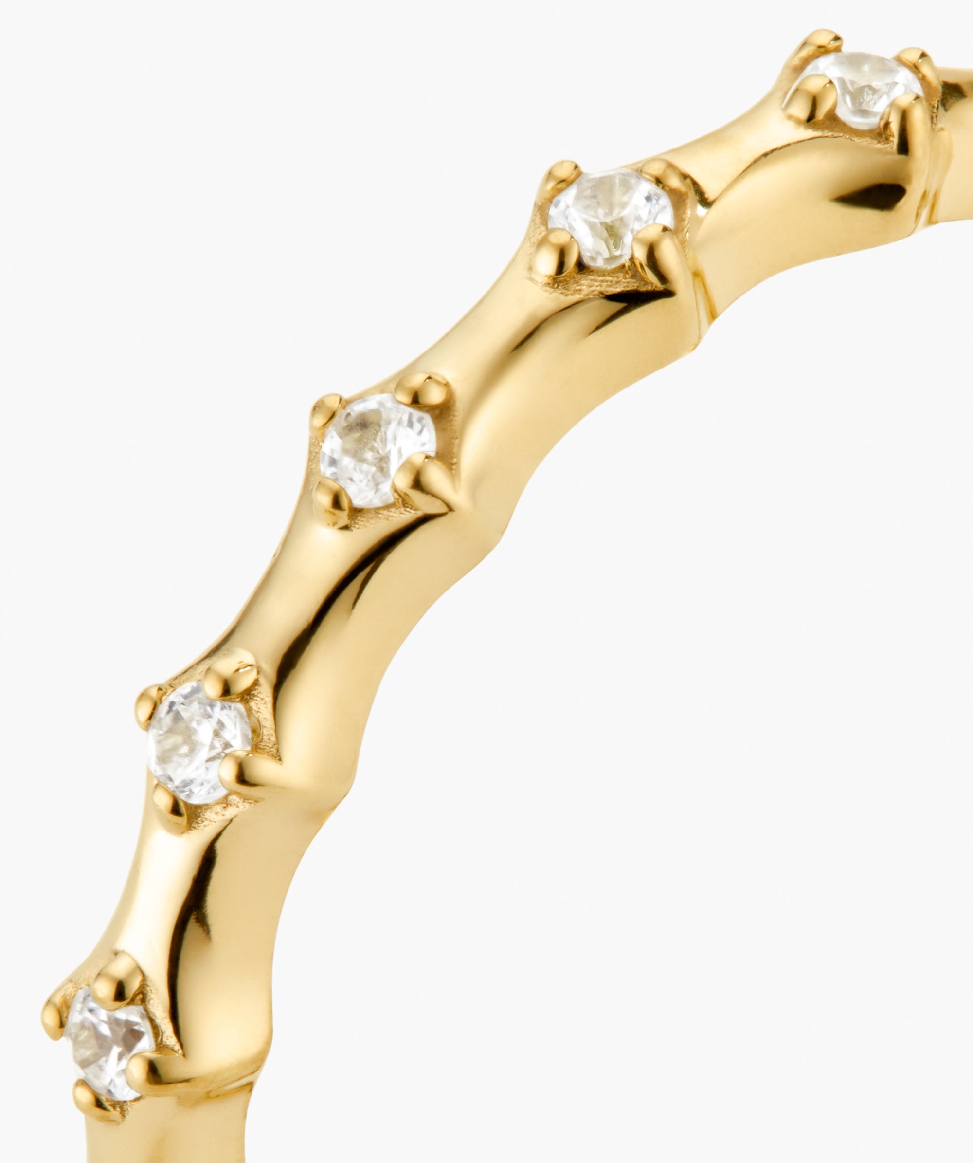 4-TheNewRingStack_CharlotteCrestRing_V_MacroRingDetail_PDP