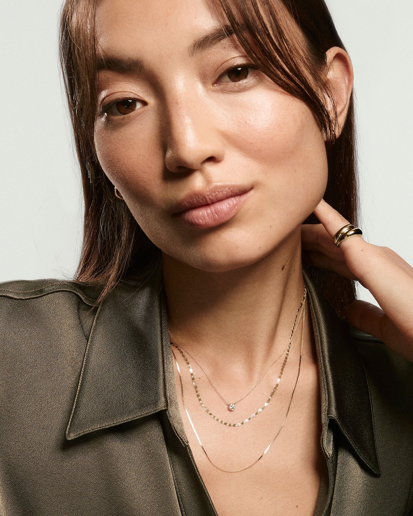 4-Under300Necklaces_1.65mmAnchorChainNecklace_YG_OnFigStacked_Collection_064_b82f175b-7c38-4c8f-8504-f2383aa17540-1