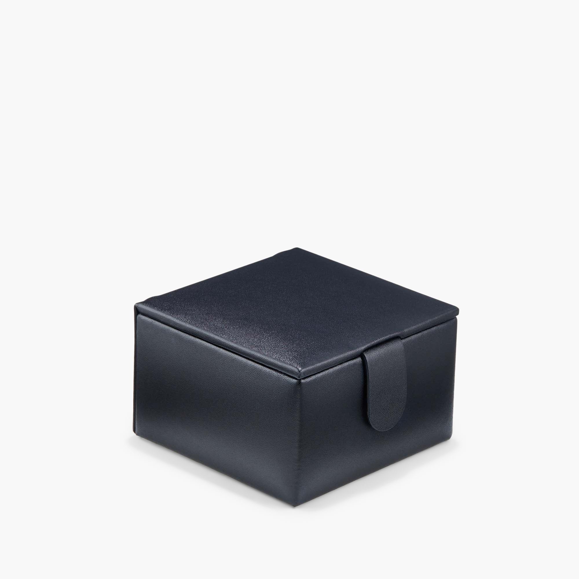 SmallJewelryBoxBlack_Lifestyle_leather_Closed-PRODUCT_new_09ad8aa8-1eb1-46e3-81a7-9b0b68fe8ecc