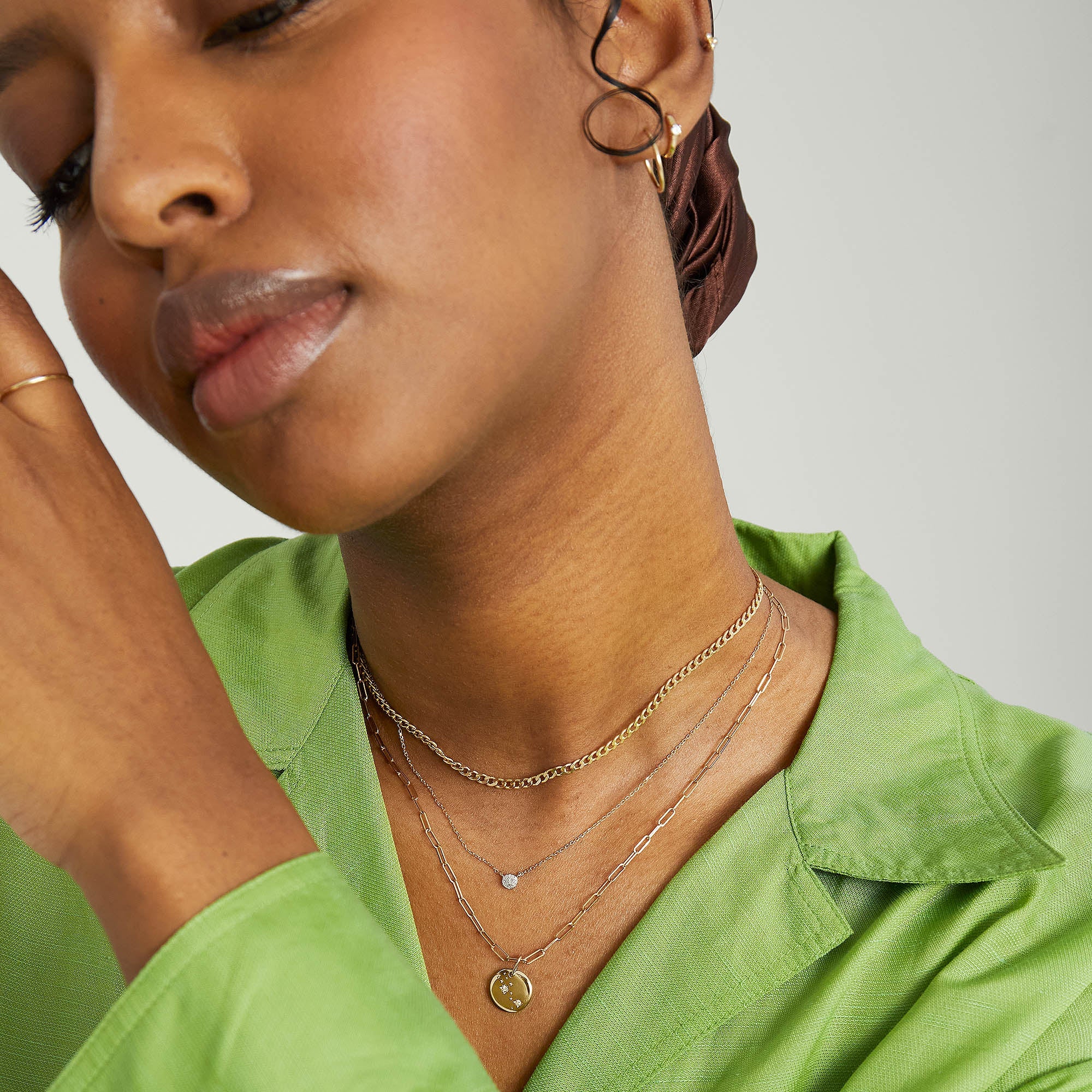 ZodiacTaurusPendant_Stack_024_6ca215a1-d5b1-48e5-8f92-2eb24a57d7e4